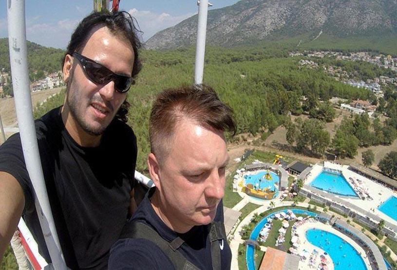 Protez bacağıyla bungee jumping yaptı