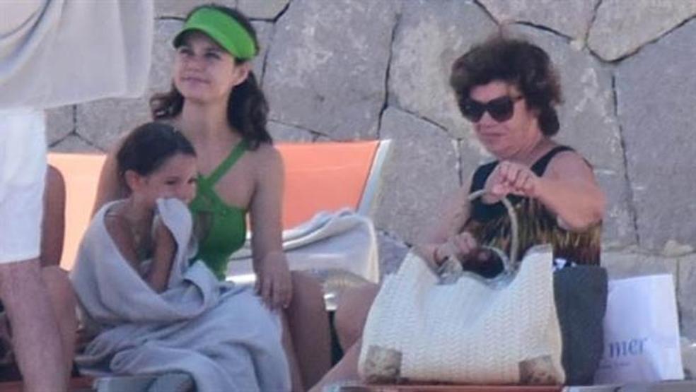 Beren Saatten fotoğraflı yanıt