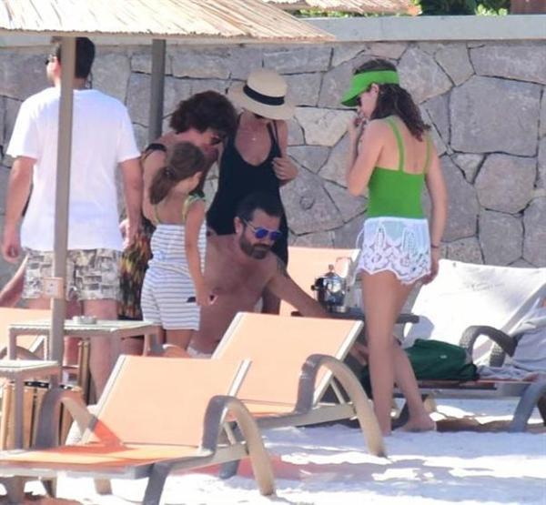 Beren Saatten fotoğraflı yanıt