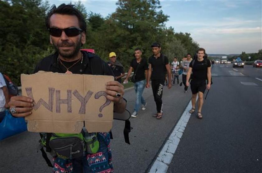 Yürüyerek gidiyorlar