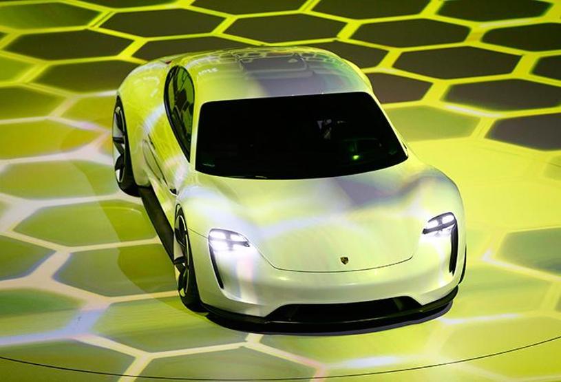 Porschenin Teslaya cevabı gecikmedi