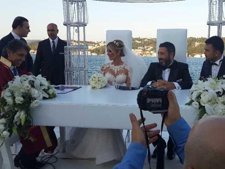 Petek Dinçöz anne oldu