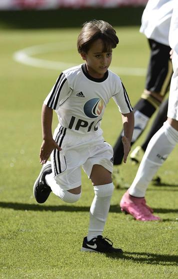 Ronaldo sahaya Suriyeli mülteciyle çıktı
