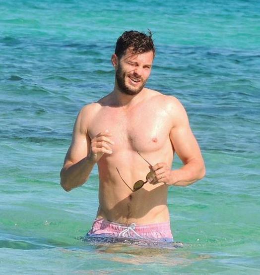 Jamie Dornan tatilde