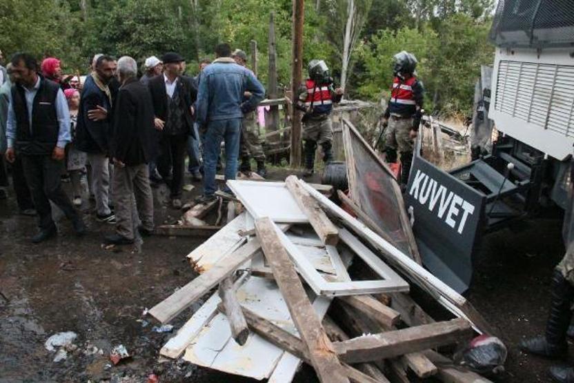 Suyu vermek istemeyen köylülere sert müdahale