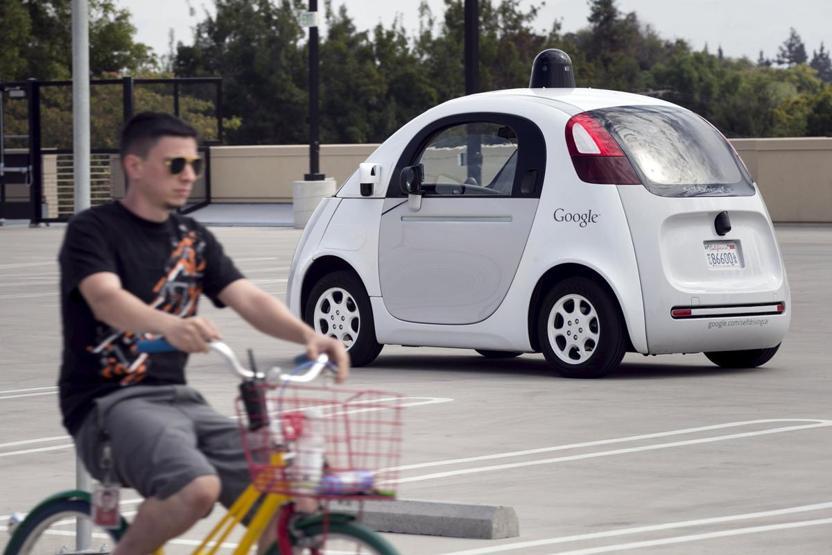 Googleın sürücüsüz otomobili tanıtıldı