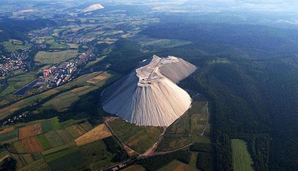 Saatte 900 ton büyüyen tuz dağı