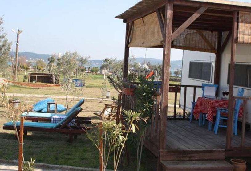 Bina yapamayınca oteli karavanlardan kurdu