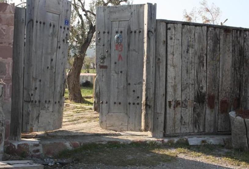 Bina yapamayınca oteli karavanlardan kurdu