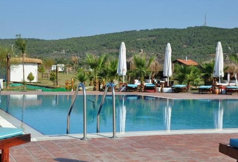 Bina yapamayınca oteli karavanlardan kurdu