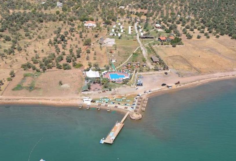Bina yapamayınca oteli karavanlardan kurdu