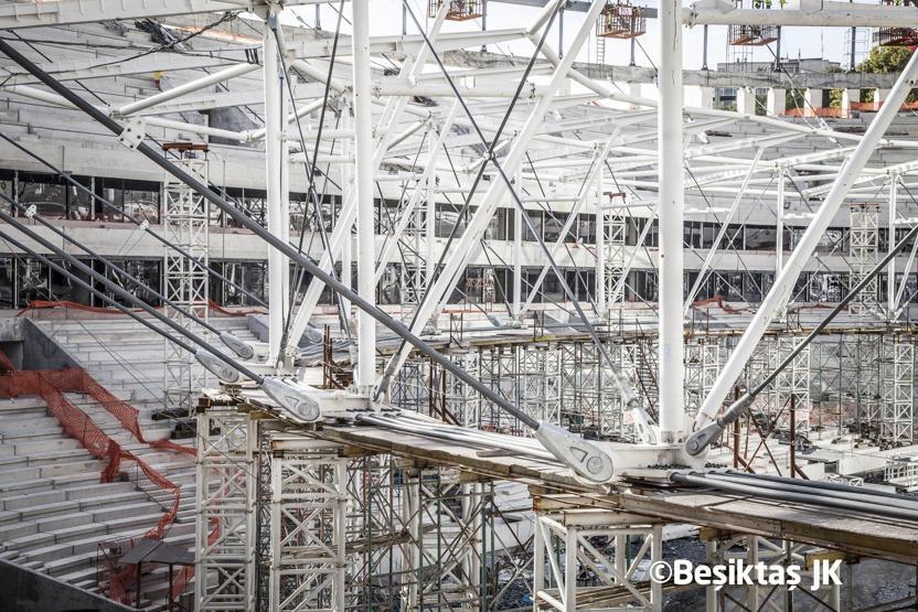 Vodafone Arenanın çatı bloğu kaldırılıyor