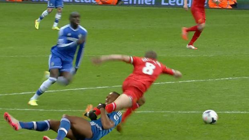 Drogba ne yapmaya çalışıyor