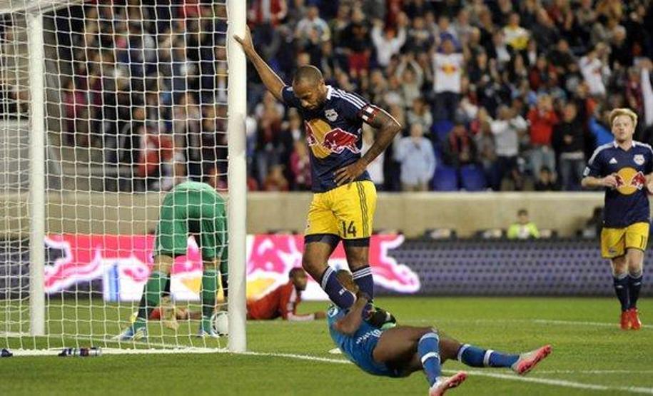 Drogba ne yapmaya çalışıyor