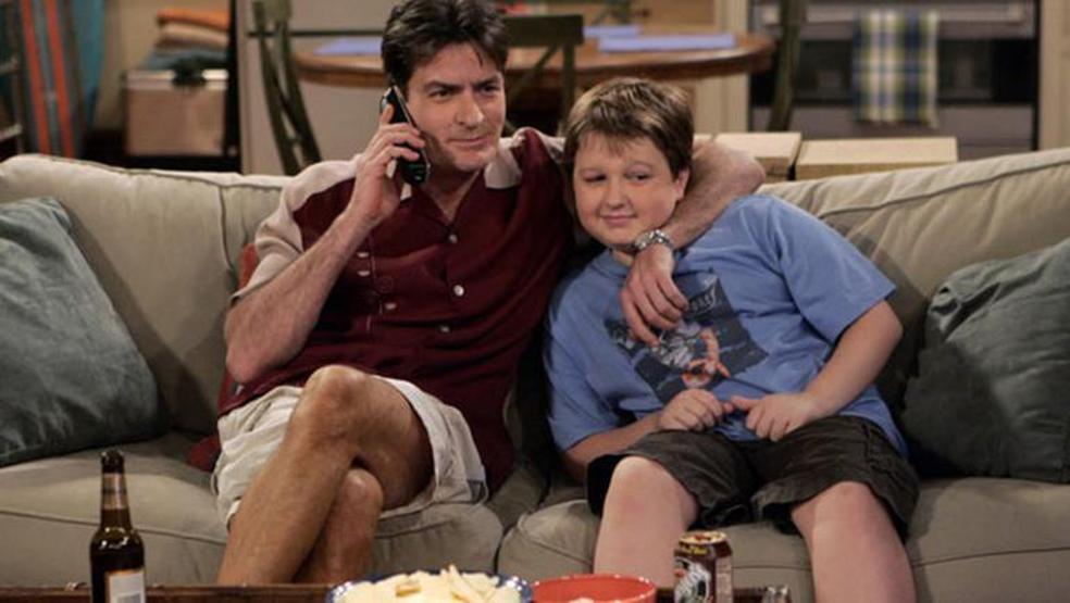 Charlie Sheen HIV virüsü mü taşıyor