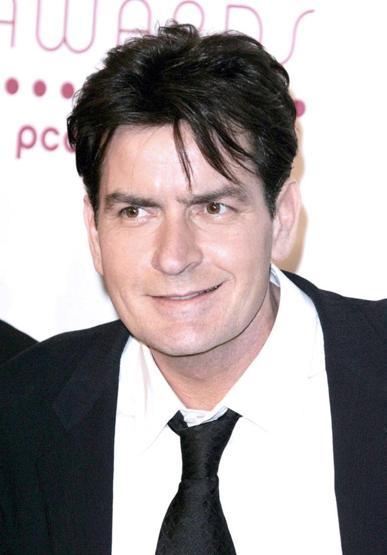Charlie Sheen HIV virüsü mü taşıyor