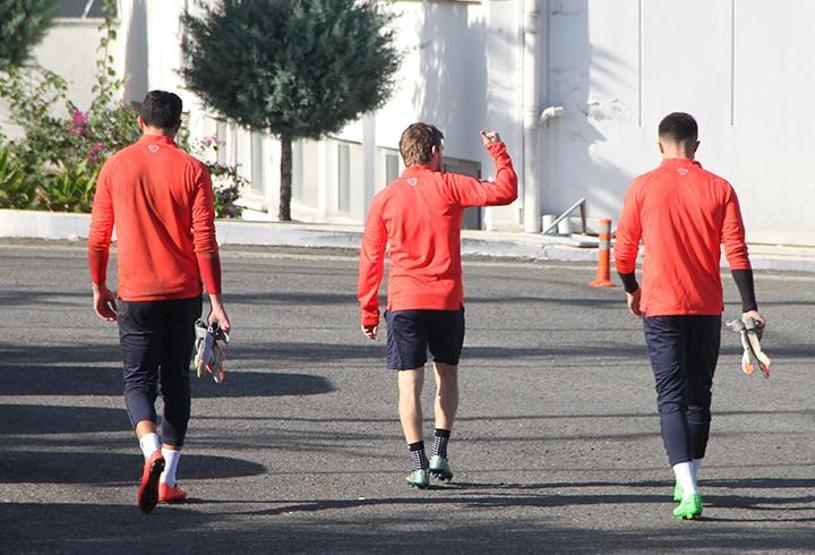Marko Marin ile Aykut Demir kavga etti