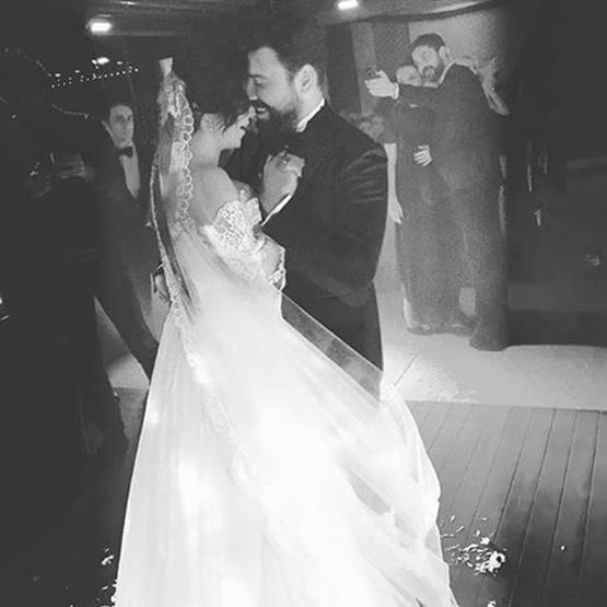 Bülent Emrah Parlak ve Burcu Gönder evlendi