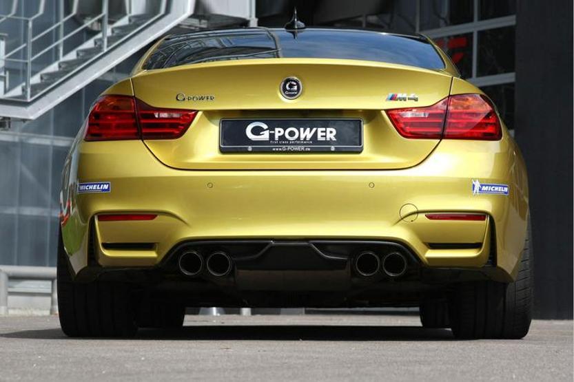 BMW M4 hızlandı