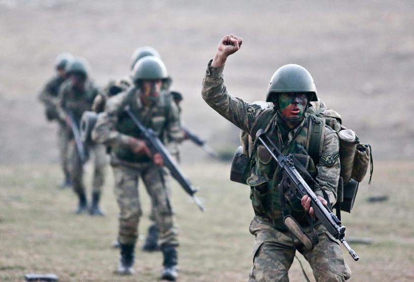 Komandoların ölümle burun buruna eğitimi