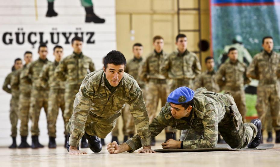 Komandoların ölümle burun buruna eğitimi