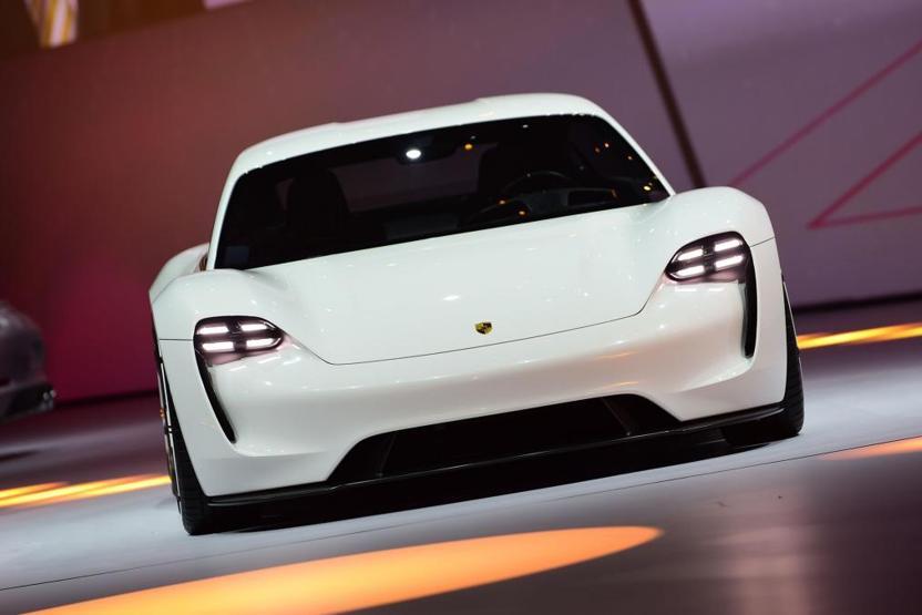 Porsche konsept aracı Mission Eyi üretmeye karar verdi
