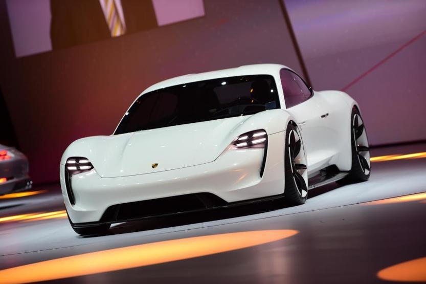 Porsche konsept aracı Mission Eyi üretmeye karar verdi