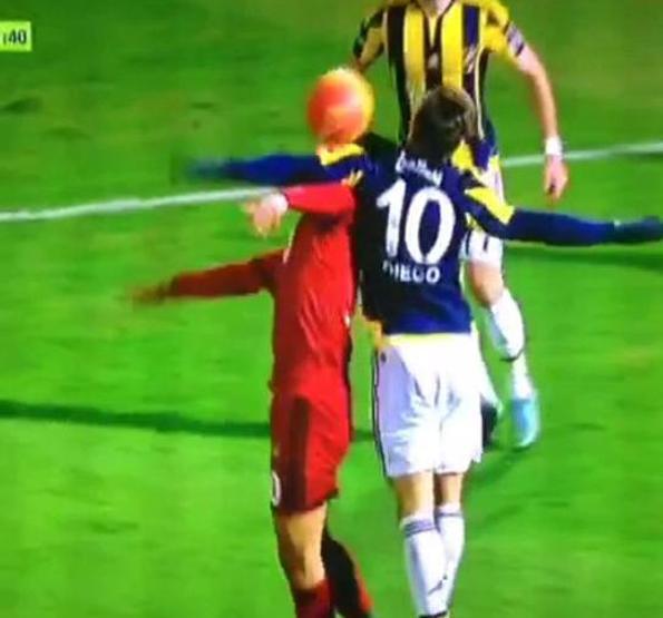 Gaziantepspor - Fenerbahçe maçındaki tartışmalı pozisyonlar