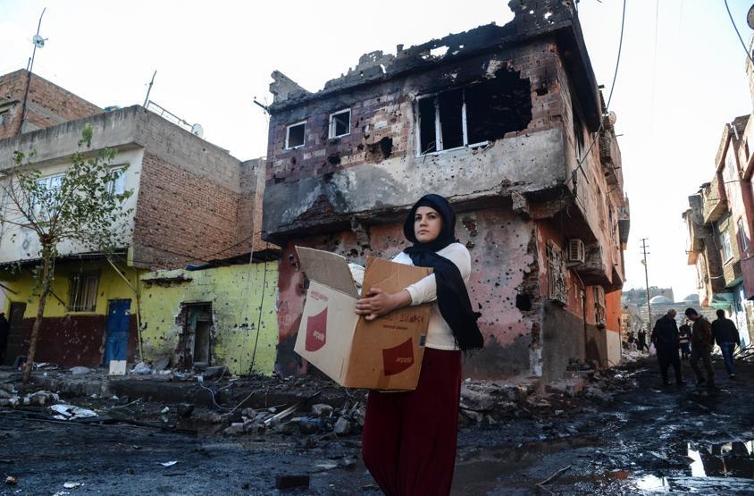 İşte sokağa çıkma yasağının ardından Diyarbakırın Sur ilçesi
