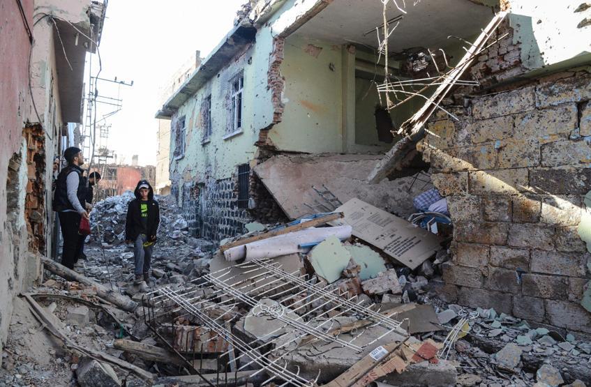 İşte sokağa çıkma yasağının ardından Diyarbakırın Sur ilçesi