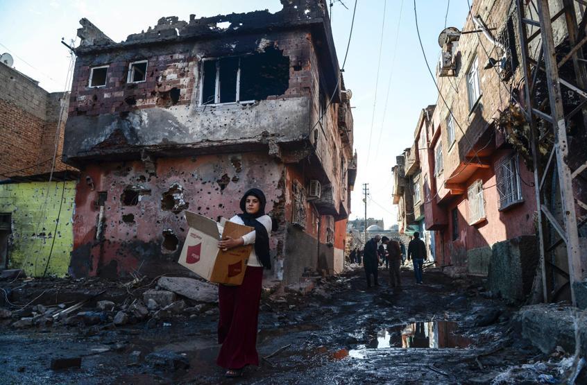 İşte sokağa çıkma yasağının ardından Diyarbakırın Sur ilçesi