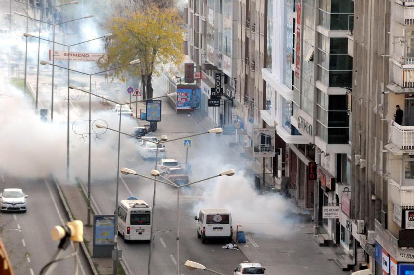 Diyarbakırdaki HDP yürüyüşünde olaylar çıktı