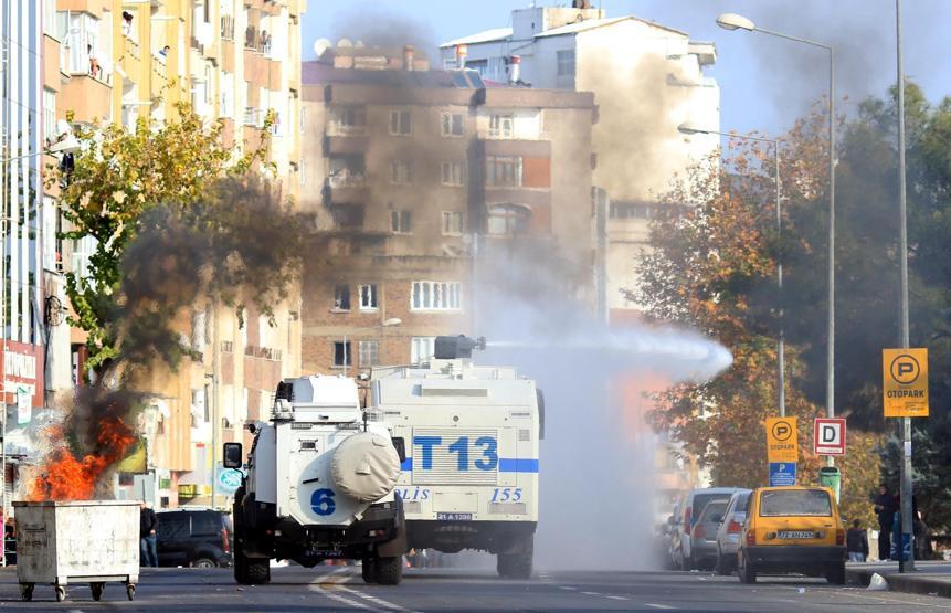 Diyarbakırdaki HDP yürüyüşünde olaylar çıktı