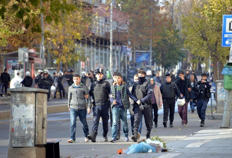 Diyarbakırdaki HDP yürüyüşünde olaylar çıktı