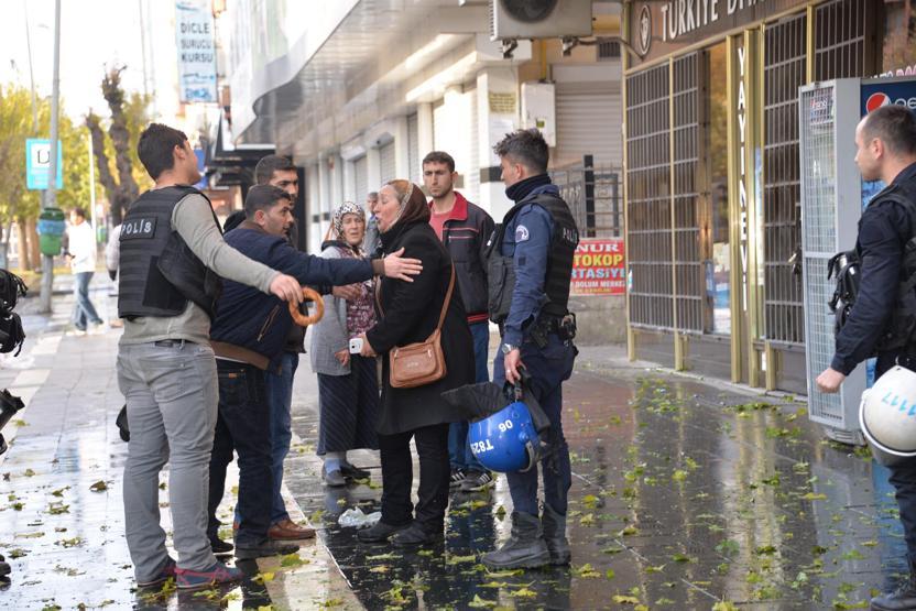 Diyarbakırdaki HDP yürüyüşünde olaylar çıktı