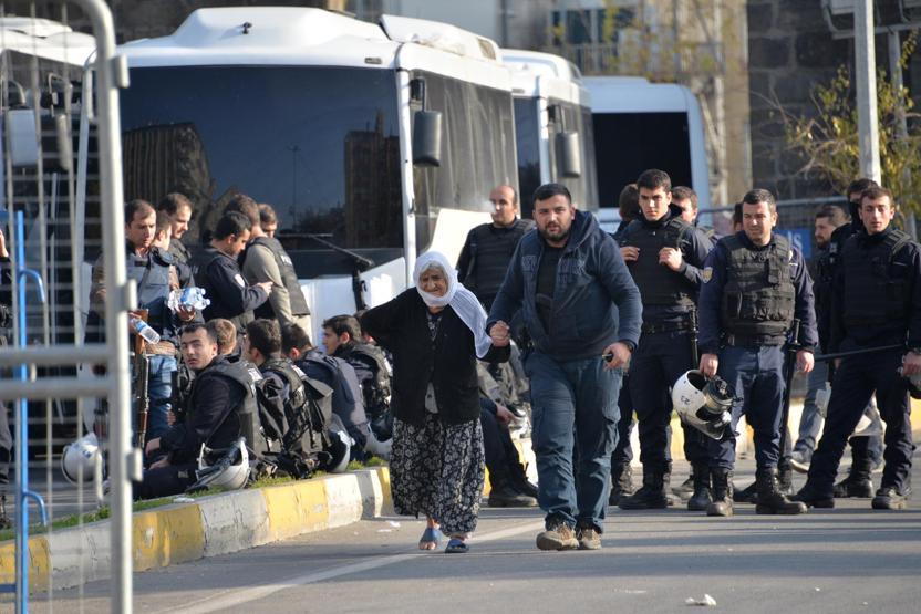 Diyarbakırdaki HDP yürüyüşünde olaylar çıktı