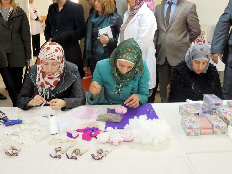 Suriyeli kadınların ürettikleri Sınırsız Atölyede satılacak