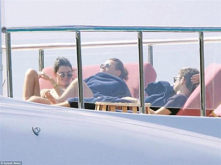Kendall Jenner ve Harry Styles tatilde