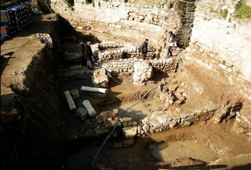 Yenikapının ilkleri: 8 bin yıllık ayak izi, bin 200 yıllık tarak
