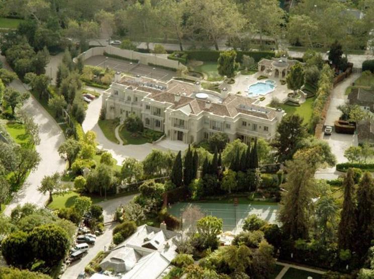 Playboy Malikanesi satılıyor