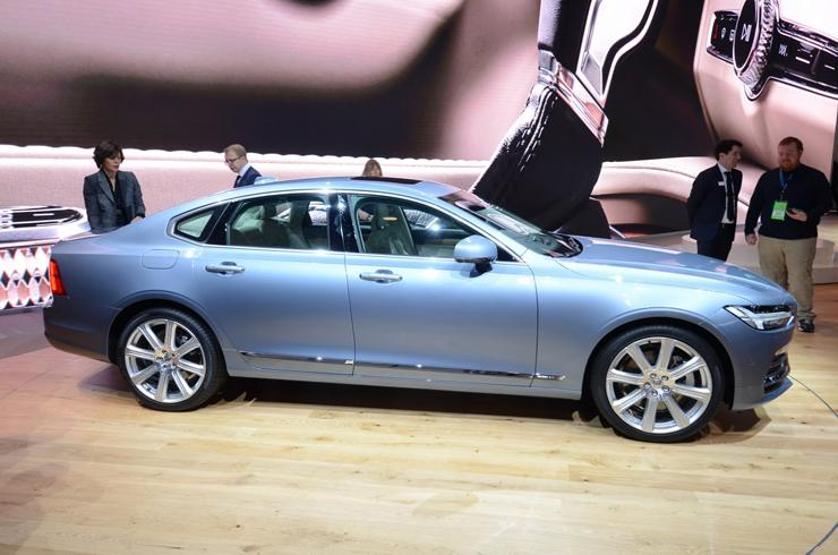 Volvo S90 ortaya çıktı... Bu kez maketi değil