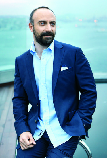 Halit Ergençe Cansu Dere eşlik edecek