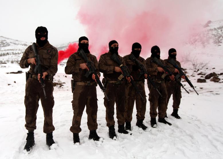 Özel Harekat Polisi olmak için bu aşamalardan geçiyorlar