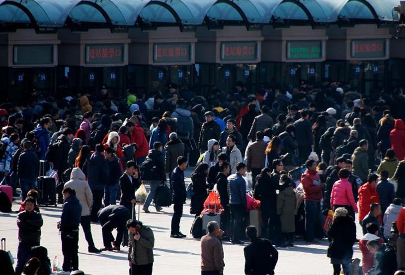 Çinde hava koşulları onbinlerce yolcuyu mahsur bıraktı