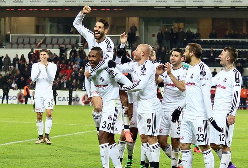 Beşiktaşta stoper senaryoları