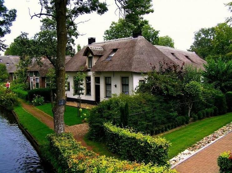 Giethoorn’a nasıl gidilir