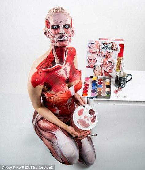 Süper kahramana dönüşen ressam