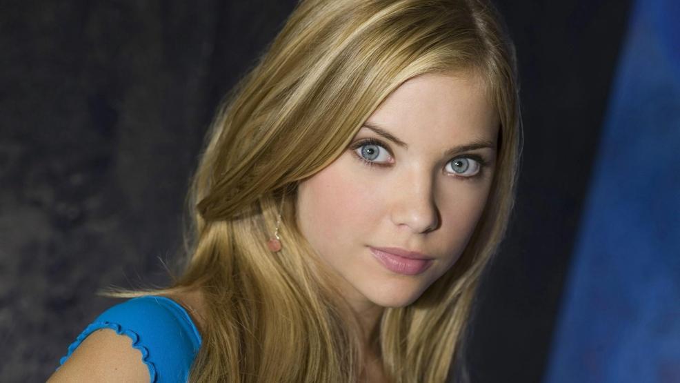 Ashley Benson evini satışa çıkardı