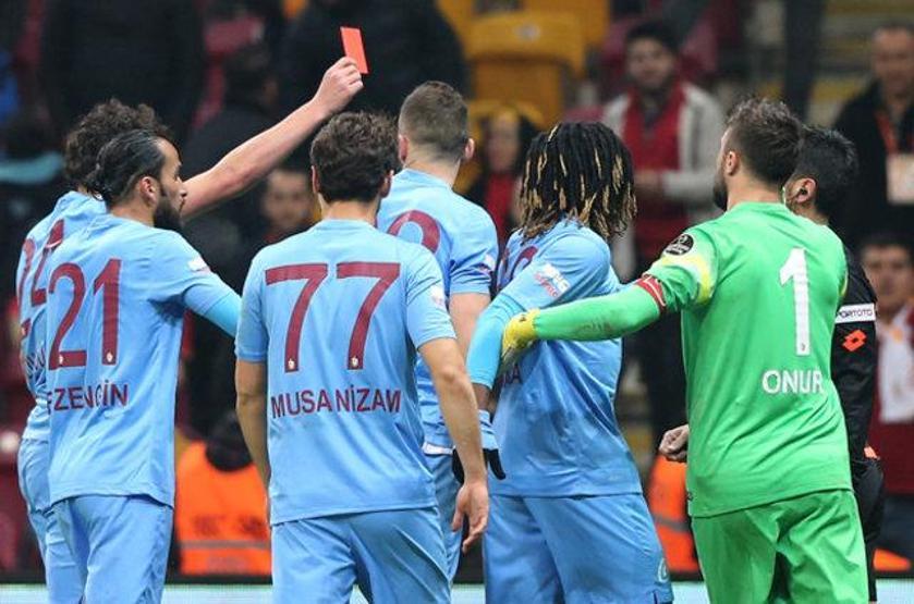 Süper Ligde hakemlerin çıldırdığı maçlar