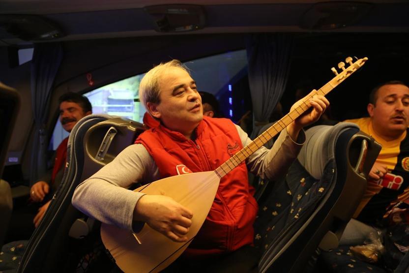 Siz hiç Eskişehirspor taraftarıyla aynı otobüse bindiniz mi